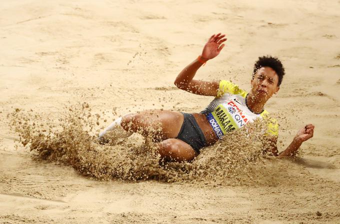 Malaika Mihambo je za naslov svetovne prvakinje skočila izjemnih 730 centimetrov. | Foto: Reuters