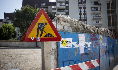 Aprila izdanih več gradbenih dovoljenj za stavbe kot marca