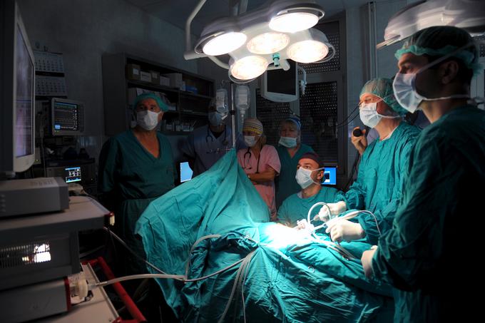 operacijska miza | Foto: STA ,