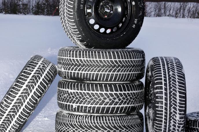 zimske gume | Nakup ločenega paketa platišč za zimske pnevmatike se povrne v nekaj letih, a je treba biti pazljiv pri montaži in upoštevati vse varnostne smernice. | Foto Motorevija AMZS