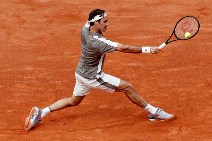 Roger Federer | Rogeer Federer je na pariškem pesku zaigral prvič po štirih letih in zanesljivo napredoval v naslednji krog tekmovanja. | Foto Reuters