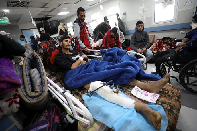 bolnišnica v Al Šifi | Izraelska vojska je sporočila, da so v času operacije v Al Šifi aretirali in na zaslišanje v Izrael privedli še 160 ljudi, 300 pa so jih zaslišali v Gazi.  | Foto Reuters