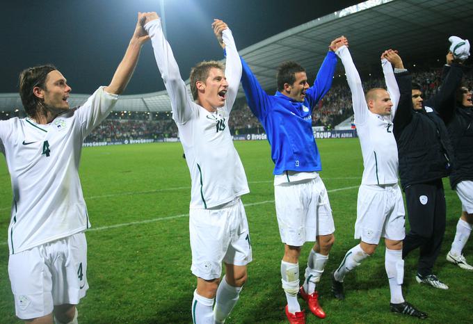 Veselje slovenskih reprezentantov po zmagi nad Severno Irsko v Mariboru v kvalifikacijah za SP 2010. | Foto: Vid Ponikvar