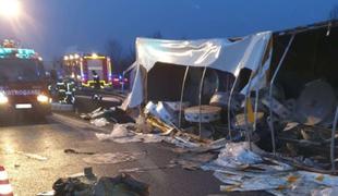 Huda nesreča na hrvaški avtocesti: umrlo več migrantov, 19 jih je v bolnišnici