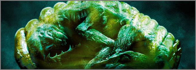 Pred tremi leti je etimologinja dr. Susan Tyler (Mira Sorvino) s pomočjo genskega inženiringa ustvarila insekt, da bi iztrebila ščurke, ki prenašajo nalezljivo bolezen. Ta bi morala po eni generaciji poginiti, a se izkaže, da so insekti mutirali, zdaj pa želijo uničiti njihovega edinega plenilca – človeštvo. ZF-grozljivka Mimik je prvi film, ki ga je oskarjevec Guillermo del Toro (Oblika vode) posnel v angleškem jeziku. • V ponedeljek, 14. 10., ob 3.30 na AMC.*

 | Foto: 