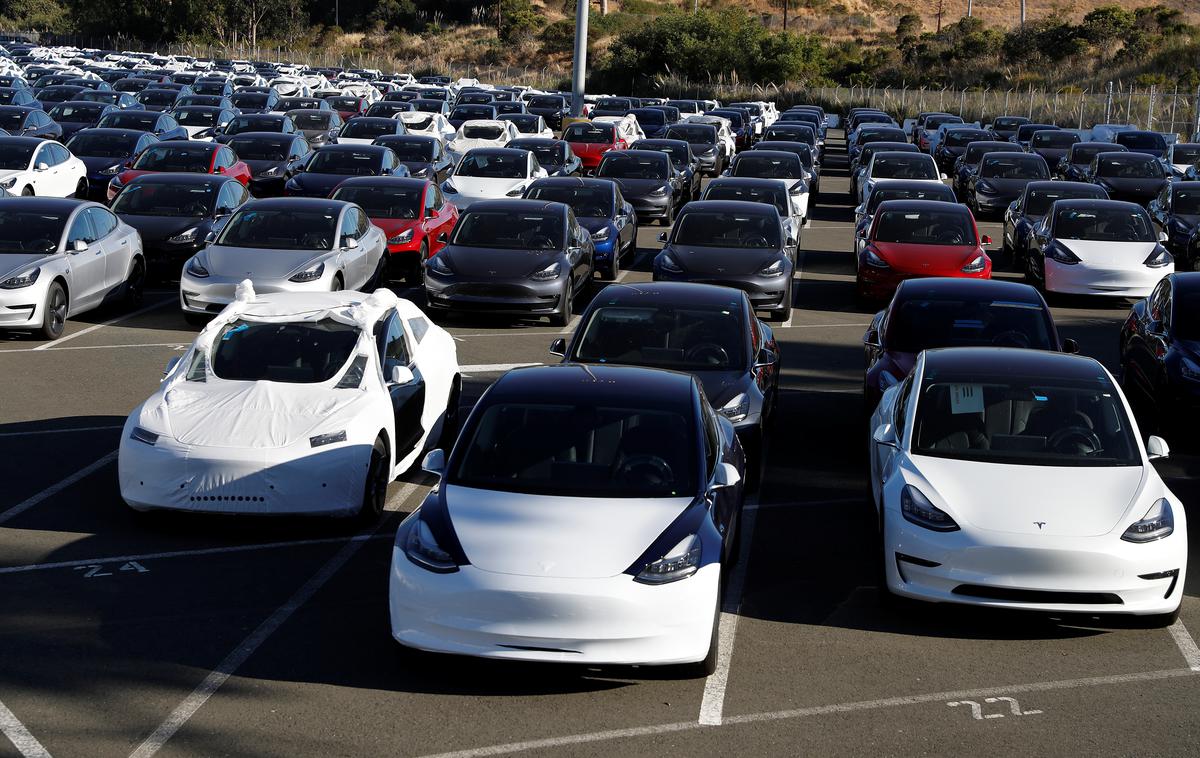 Tesla | Tesla trenutno izdela okrog štiri tisoč modelov 3 na teden, to število pa bodo predvidoma še povečali. | Foto Reuters