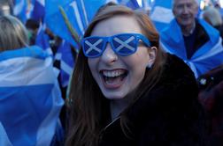 Na protestu za neodvisnost Škotske več deset tisoč ljudi