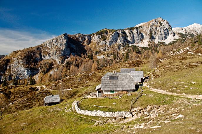 planinska koča Krstenica planine pohodništvo | Foto Aleš Zdešar (www.slovenia.info)