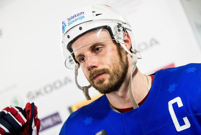 Jan Muršak bi razumel, če liga KHL v času OI ne bi prekinila klubskega tekmovanja, so besede slovenskega kapetana povzeli Rusi. | Foto: Vid Ponikvar