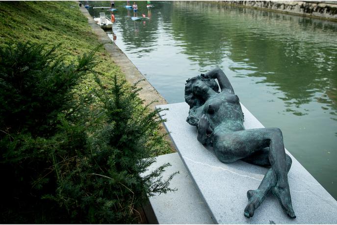 Gallusovo nabrežje, kip | Boginja Ljubljane in Barja Ekvorna | Foto Ana Kovač