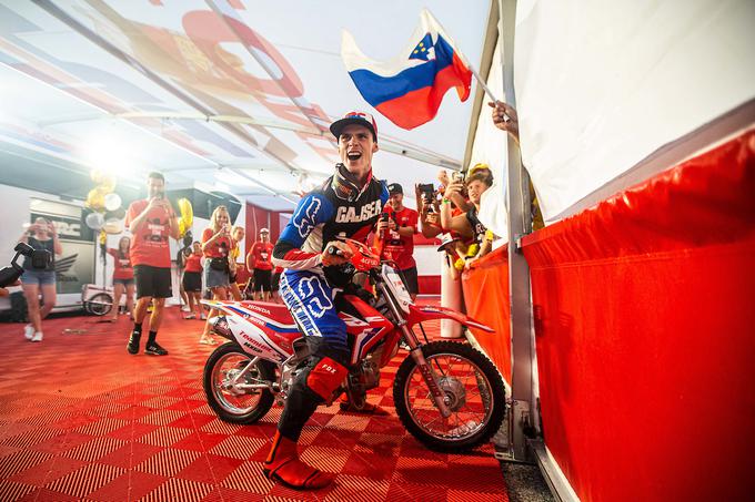 Tim Gajser je sezono 2020 končal s še tretjim naslovom svetovnega prvaka v elitnem razredu motokrosa MXGP. | Foto: Grega Valančič/Sportida