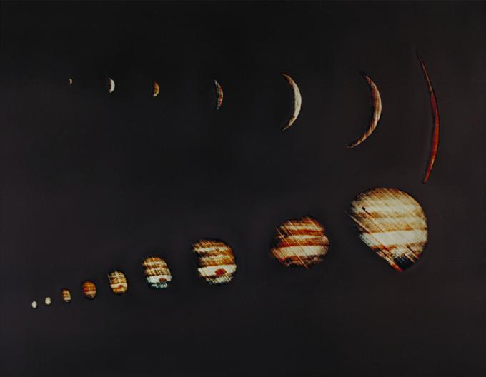 V letih 1973 in 1974 sta Jupiter kot prvo in drugo vesoljsko plovilo obiskala Pioneer 10 in Pioneer 11 (v tem zaporedju). Sondi sta posneli prve bližnje fotografije Jupitrove goste atmosfere in njegovih lun. | Foto: 