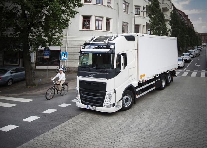 Okrog 35 odstotkov ljudi, ki se v nesrečah s tovornimi vozili hudo ali smrtno poškodujejo, so ranljivi udeleženci v prometu. | Foto: Volvo