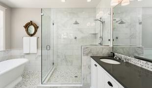 Rešitev za majhno kopalnico, da bo v njej vse, kar potrebujete #ArhitekturniNasvet