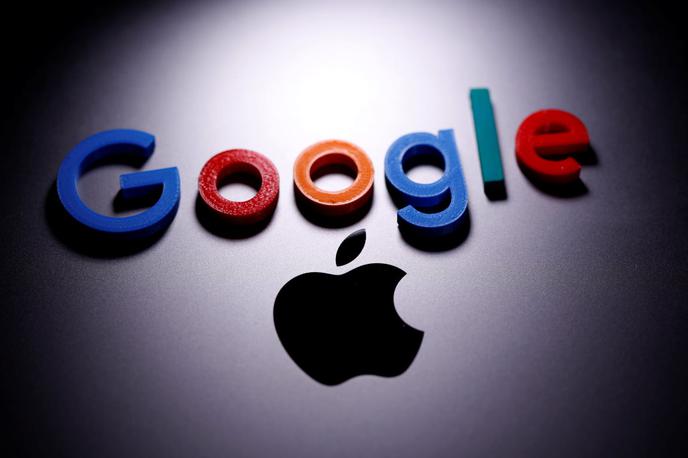 Apple Google | Tehnološka velikana Apple in Google sta tarči tožbe, ki ju je zoper njiju vložil razvijalec videoiger Epic Games in v katerim jima očita monopolno delovanje. | Foto Reuters