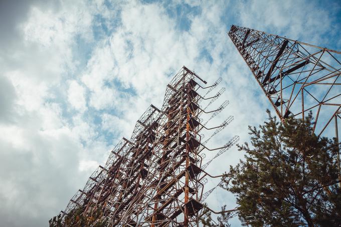 Radarska konstrukcija, s katere je leta 2017 omahnil Belorus, ki je Černobil raziskoval na lastno pest | Foto: Getty Images