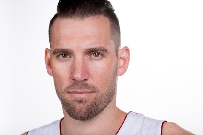 Beno Udrih se bo poskušal na zadnjih pripravljalnih tekmah izkazati in prepričati trenerja Erica Spoelstro, da ga vključi v ekipo za prihajajočo sezono. | Foto: Getty Images