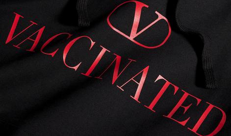 Valentino za 590 evrov prodaja pulover z napisom "Cepljen"