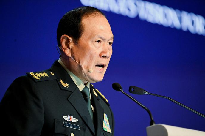 kitajski obrambni minister Wei Fenghe | Kitajska obravnava otok Tajvan kot del svojega ozemlja in ne izključuje možnosti uporabe sile za ponovno združitev. Na fotografiji kitajski obrambni minister Wei Fenghe. | Foto Reuters