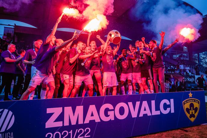 NK Maribor prvak 2022 | Nogometaši Maribora bodo naslov začeli braniti doma proti Radomljam. | Foto Blaž Weindorfer/Sportida