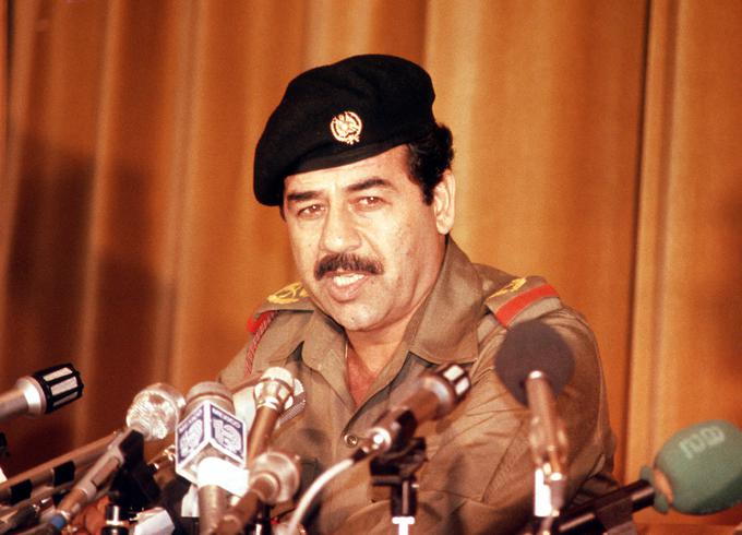Sadam Husein je Iraku vladal s trdo roko in se pri tem opiral na sunitske Arabce. Usmrtile so ga nove iraške oblasti leta 2006. | Foto: Guliverimage/Vladimir Fedorenko
