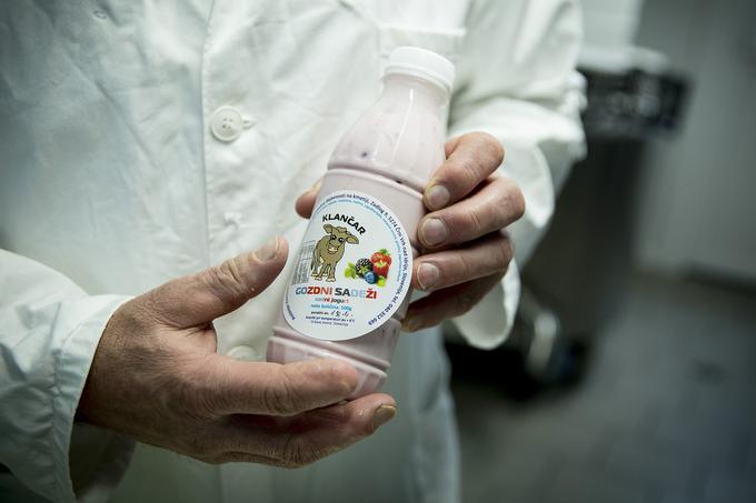 Proizvajata celo paleto mlečnih izdelkov. | Foto: Ana Kovač