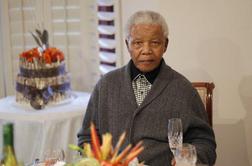 Nelson Mandela se nahaja v bolnišnici in je "zelo bolan"