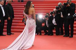 Seksi Eva Longoria blestela na rdeči preprogi v Cannesu #video #foto