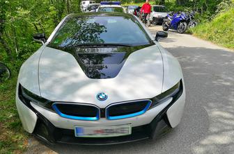  Parkirani ob cesti: BMW i8, porsche 911 GT3 in zanimiv lamborghini #foto