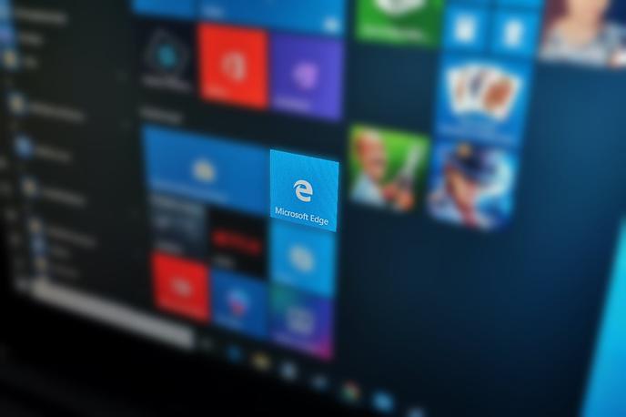 Microsoft Edge | Microsoft Edge je spletni brskalnik s teoretično največjim zagotovljenim dosegom, saj je nameščen na skoraj milijardi vseh osebnih računalnikov. Kljub temu ima več kot štiri leta in pol po izidu še vedno precej nizek tržni delež - po zadnjih podatkih nanj prisega le okrog 4,6 odstotka uporabnikov. | Foto Matic Tomšič