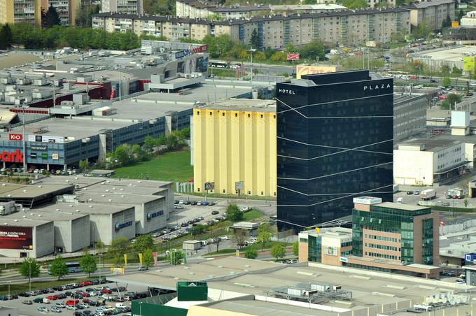 Zlatarna Celje že ima izkušnje z gradnjo hotelov. Pred časom so v ljubljanskem BTC postavili hotel Plaza, ki je z 236 sobami eden največjih v Sloveniji. | Foto: STA ,