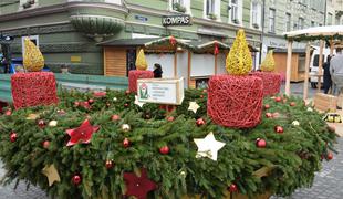 Tako je videti največji adventni venec v Sloveniji #video