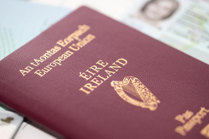potni list, Irska | Število državljanov Združenega kraljestva, ki želijo pridobiti tudi irski potni list, zaradi brexita strmo narašča. | Foto Zunanje ministrstvo Republike Irske