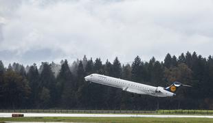 Lufthansa bo zaradi koronavirusa prizemljila 150 letal