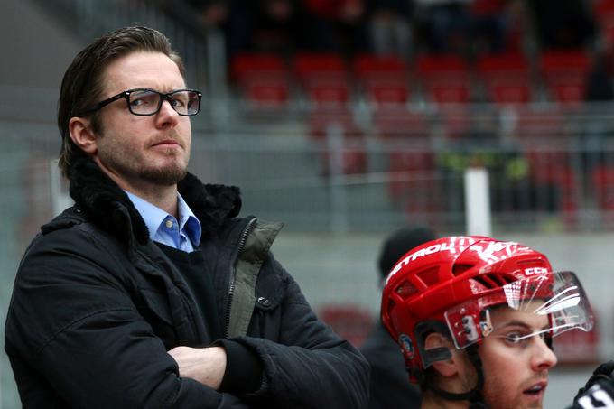 Varl je še lani vodil hokejiste Jesenic, v tej sezoni pa je njihov trener aktualni selektor slovenske izbrane vrste Nik Zupančič. | Foto: Sportida