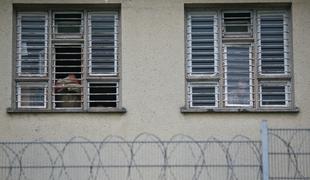 Slovenski zaporniki volijo po pošti, kako je drugje po EU?