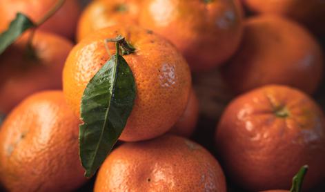 Pozor, znani trgovec zaradi vsebnosti pesticida odpoklical mandarine