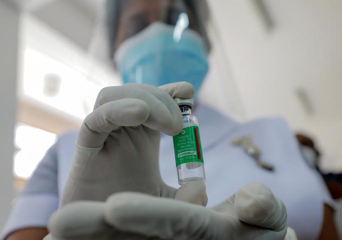Prva pošiljka cepiv AstraZenece bo v Slovenijo prišla konec tedna ali v začetku prihodnjega. | Foto: Reuters