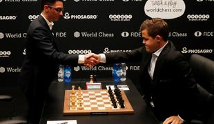 Neverjetno: Carlsen in Caruana še sedmič remizirala