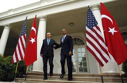 Obama in Erdogan vztrajata pri odhodu Asada