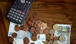 Povprečna plača v Sloveniji po treh mesecih znova nižja