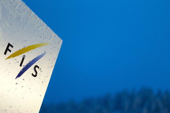 FIS logo | Mondeni švicarski St. Moritz z alpsko regijo Engadinom je izrazil zanimanje za izvedbo iger Fisa 2028. | Foto Sportida