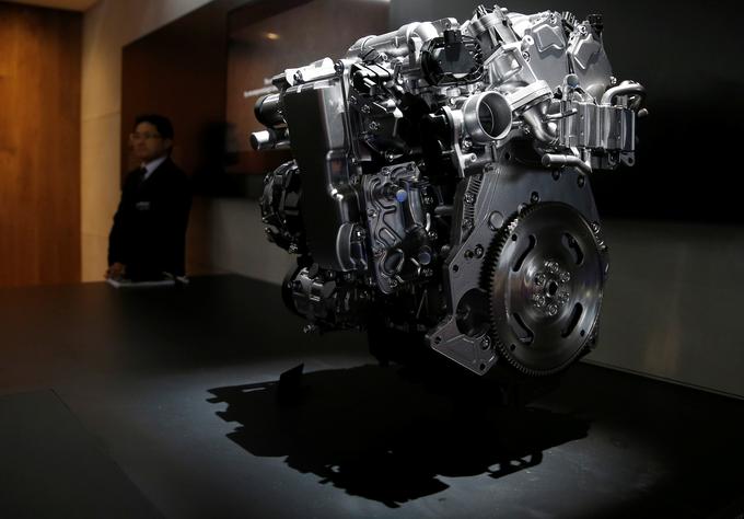 Mazda je lani predstavila motor Skyactive X, ki približuje lastnosti bencinskih in dizelskih motorjev. | Foto: Mazda