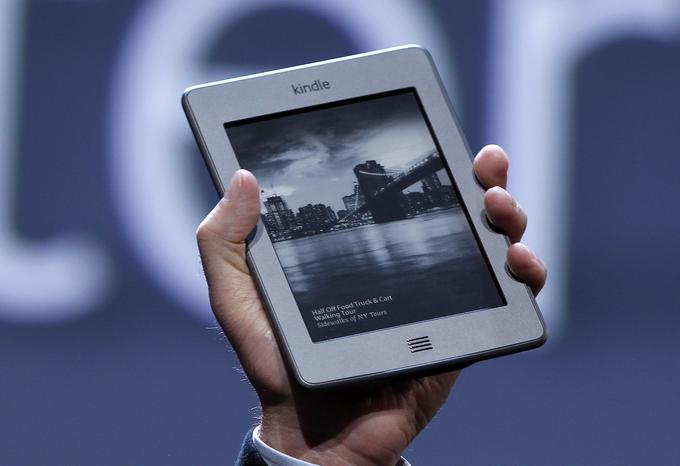 Amazon je tudi proizvajalec potrošniške elektronike. Najbrž najbolj znani Amazonov izdelek je Kindle, najbolj priljubljeni elektronski bralnik knjig na svetu. | Foto: Reuters