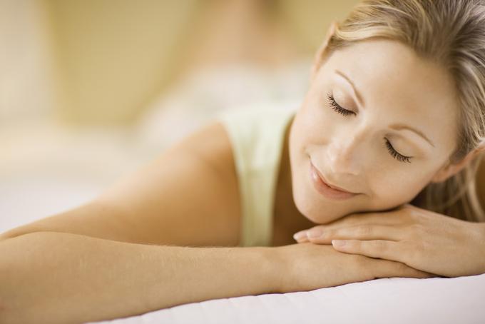 Poskusite se odpraviti v posteljo eno uro prej – že po nekaj tednih boste občutili razliko. 
 | Foto: Thinkstock