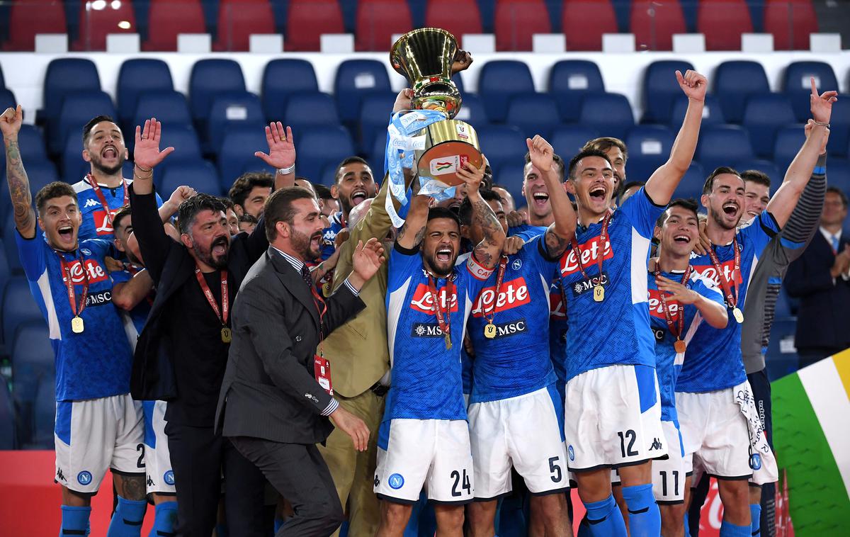 Napoli Juvnetus finale pokala | Napoli je po 11-metrovkah ugnal Juventus in se razveselil šestega pokalnega naslova. | Foto Reuters