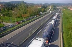 Kolaps na primorski avtocesti: tovornjaki zasedli Koper in okolico #video