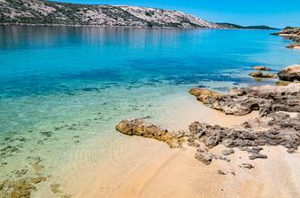 Odkrijte očarljivo lepoto otoka Rab na Hrvaškem