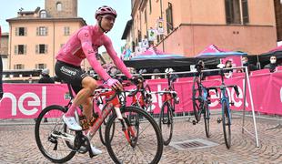 Huda nesreča kolesarjev v Italiji, skupil jo je tretji z Gira