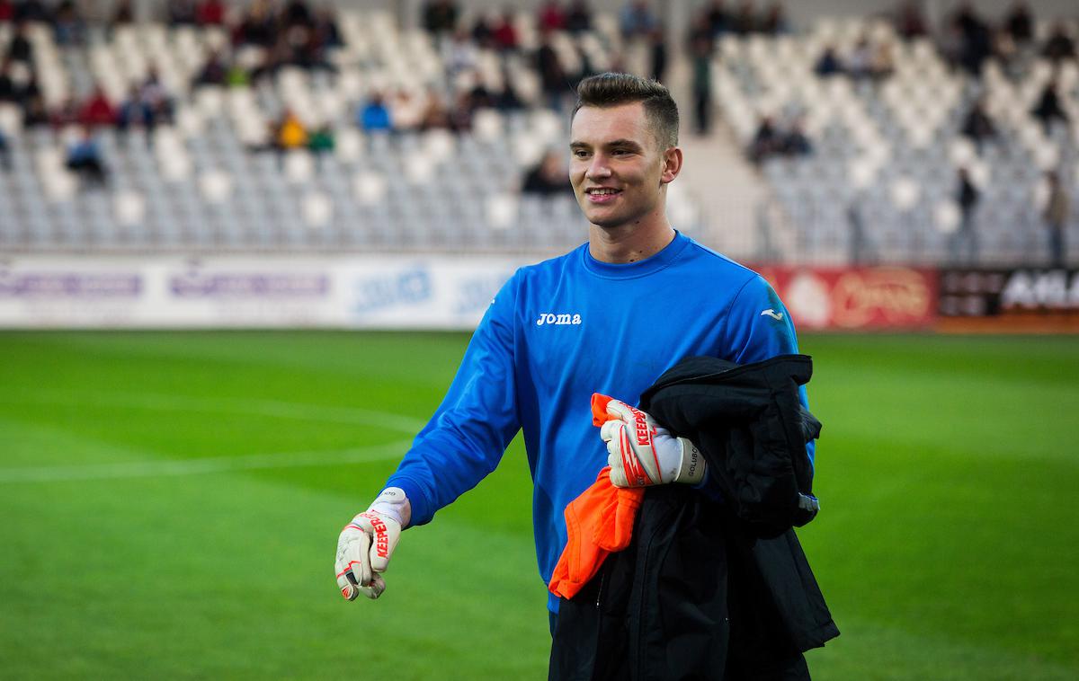 Adnan Golubović | Adnan Golubović je moral na tekmi proti Crveni zvezdi po žogo v svojo mrežo v 13. minuti. | Foto Žiga Zupan/Sportida